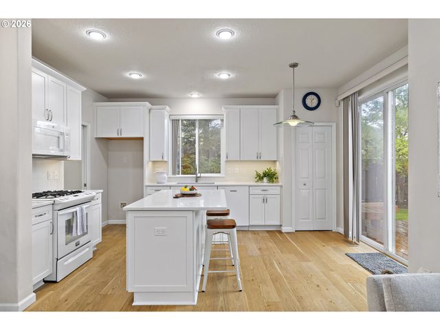 9013 Sw PIPPEN Ln Sw, Tigard, OR 97224