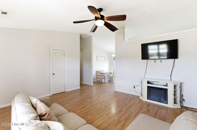 106 N Ivy Drive, Hubert, NC 28539