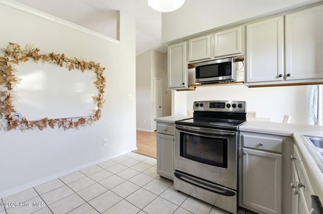 106 N Ivy Drive, Hubert, NC 28539