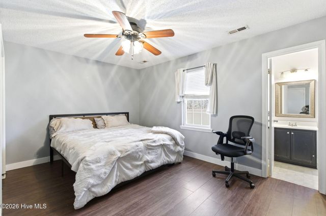 106 N Ivy Drive, Hubert, NC 28539