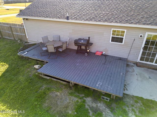 106 N Ivy Drive, Hubert, NC 28539