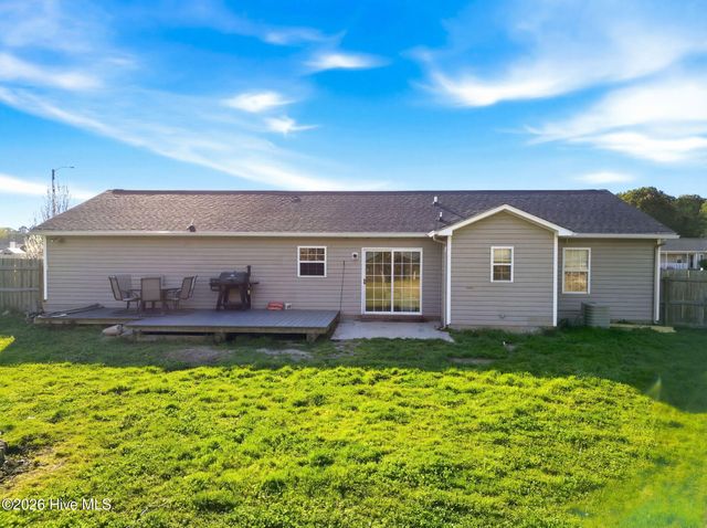 106 N Ivy Drive, Hubert, NC 28539