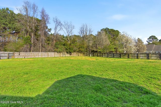 106 N Ivy Drive, Hubert, NC 28539