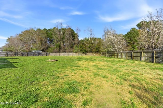 106 N Ivy Drive, Hubert, NC 28539