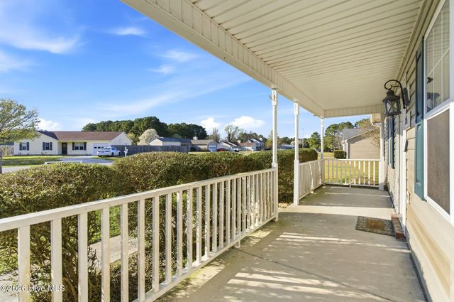 106 N Ivy Drive, Hubert, NC 28539