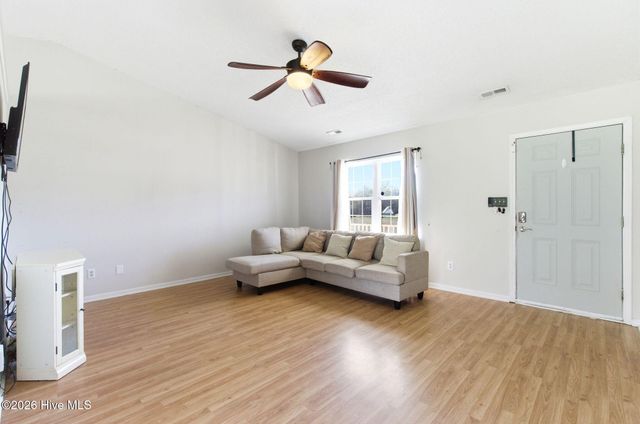 106 N Ivy Drive, Hubert, NC 28539