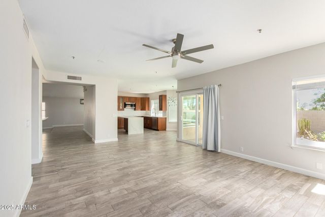 9159 E TOPEKA Drive, Scottsdale, AZ 85255