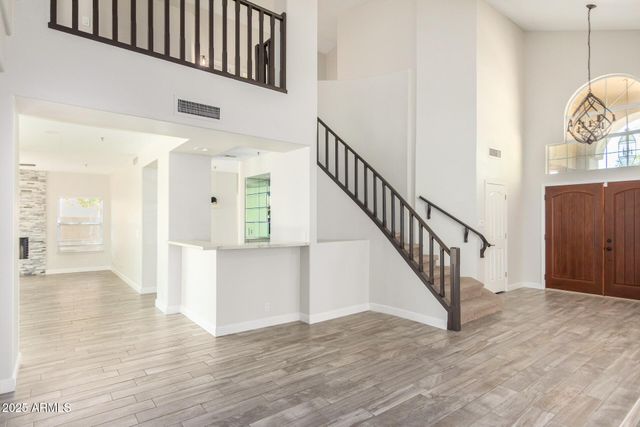 9159 E TOPEKA Drive, Scottsdale, AZ 85255