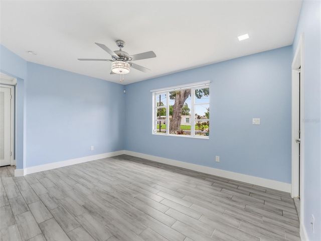 2305 W CRAWFORD STREET, Tampa, FL 33604