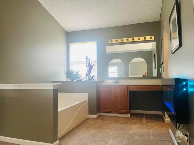 48 Langtree Drive, Pickerington, OH 43147