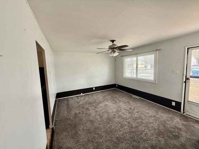 329 Robinson Drive, Morris, IL 60450