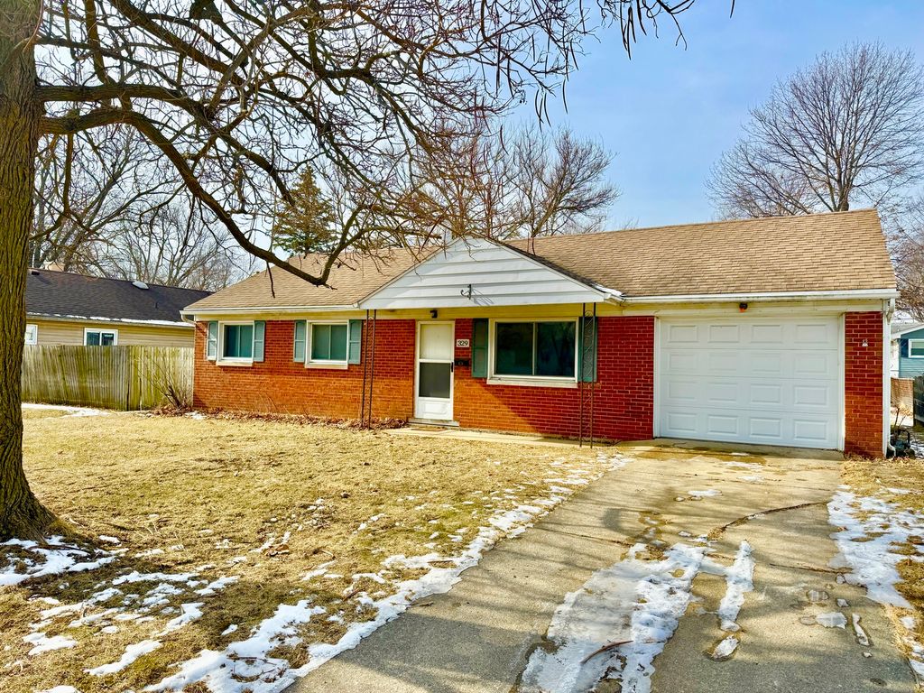 329 Robinson Drive, Morris, IL 60450