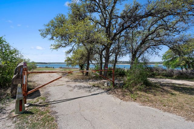 16400 Jackson ST, Volente, TX 78641