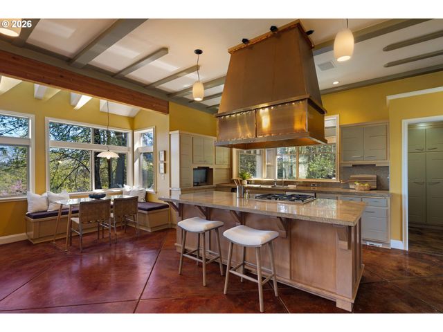 3831 WOODSON Ct, Eugene, OR 97405