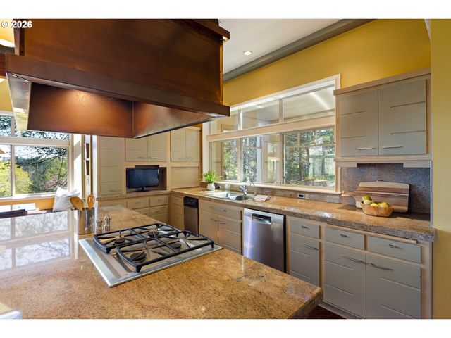 3831 WOODSON Ct, Eugene, OR 97405