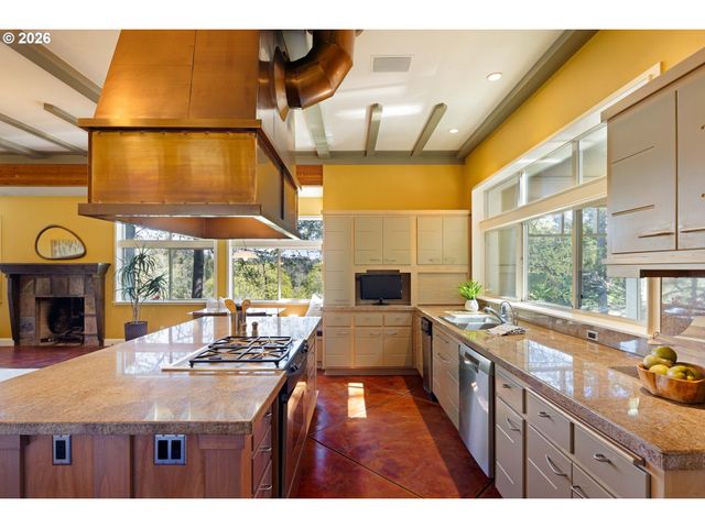 3831 WOODSON Ct, Eugene, OR 97405