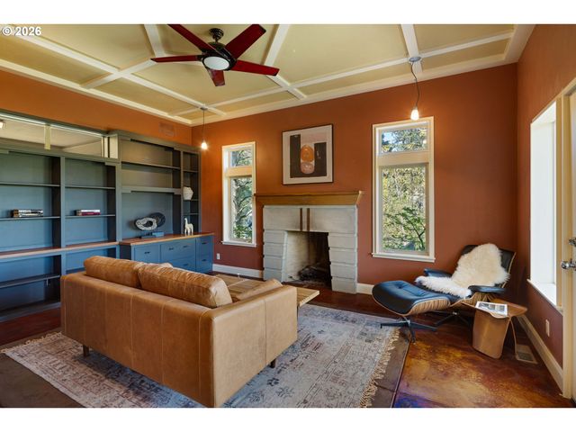 3831 WOODSON Ct, Eugene, OR 97405