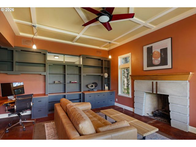 3831 WOODSON Ct, Eugene, OR 97405