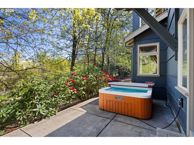 3831 WOODSON Ct, Eugene, OR 97405