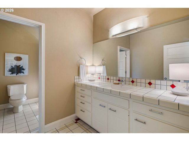 3831 WOODSON Ct, Eugene, OR 97405