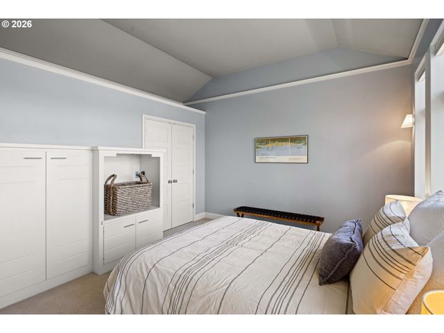 3831 WOODSON Ct, Eugene, OR 97405