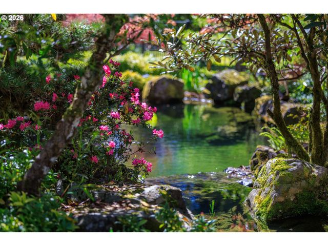 3831 WOODSON Ct, Eugene, OR 97405