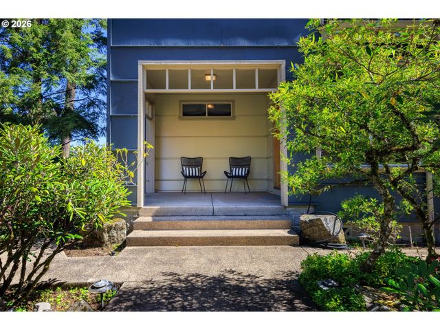 3831 WOODSON Ct, Eugene, OR 97405