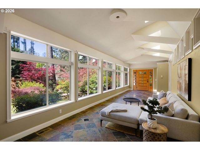 3831 WOODSON Ct, Eugene, OR 97405