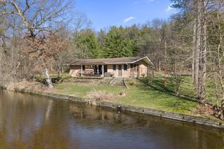 70902 Sunrise Drive, Ontwa Twp, MI 49112