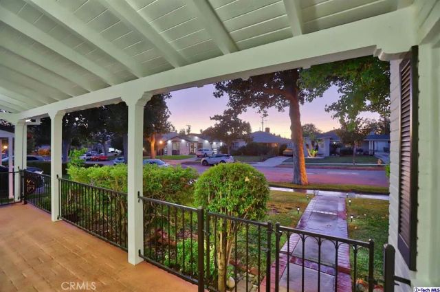1210 Graynold Avenue, Glendale, CA 91202