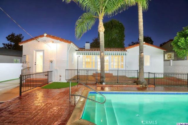 1210 Graynold Avenue, Glendale, CA 91202