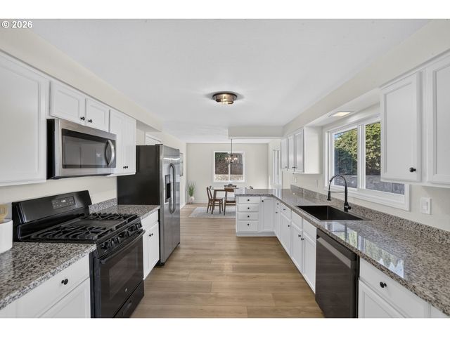 32859 Nw OVERLOOK St, Scappoose, OR 97056