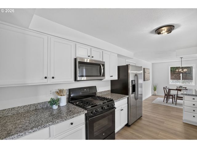 32859 Nw OVERLOOK St, Scappoose, OR 97056