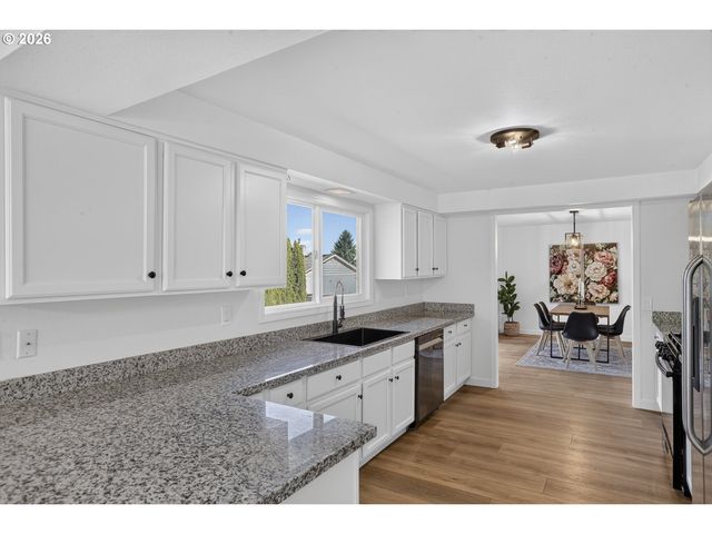32859 Nw OVERLOOK St, Scappoose, OR 97056