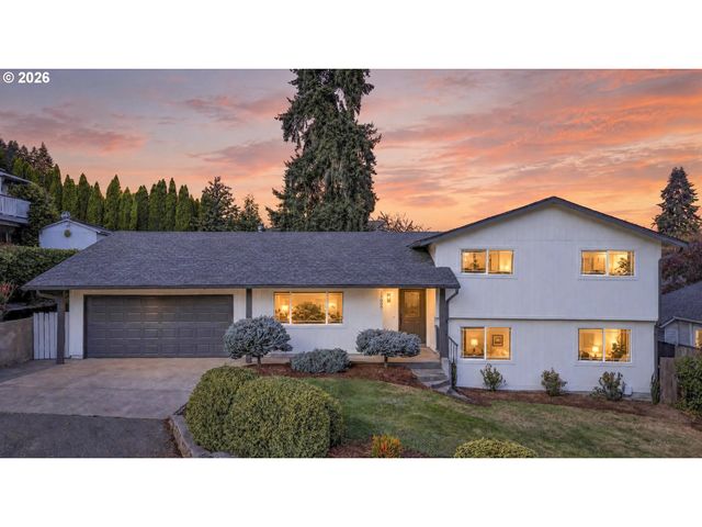 32859 Nw OVERLOOK St, Scappoose, OR 97056