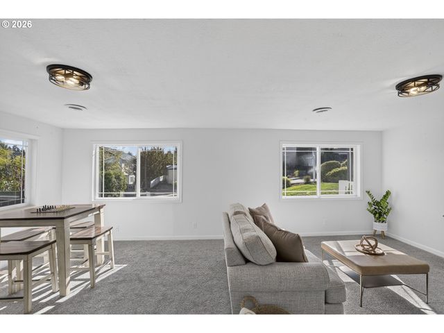32859 Nw OVERLOOK St, Scappoose, OR 97056