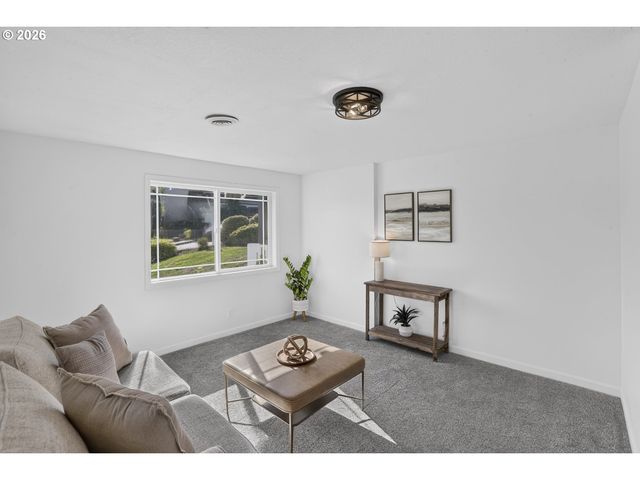 32859 Nw OVERLOOK St, Scappoose, OR 97056