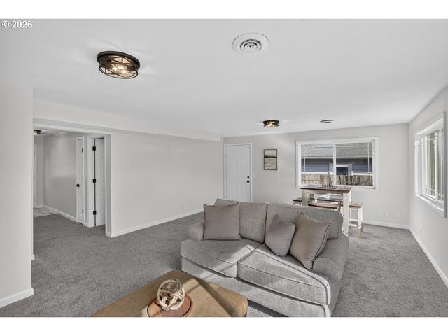32859 Nw OVERLOOK St, Scappoose, OR 97056