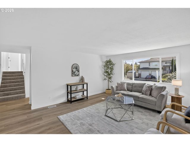 32859 Nw OVERLOOK St, Scappoose, OR 97056