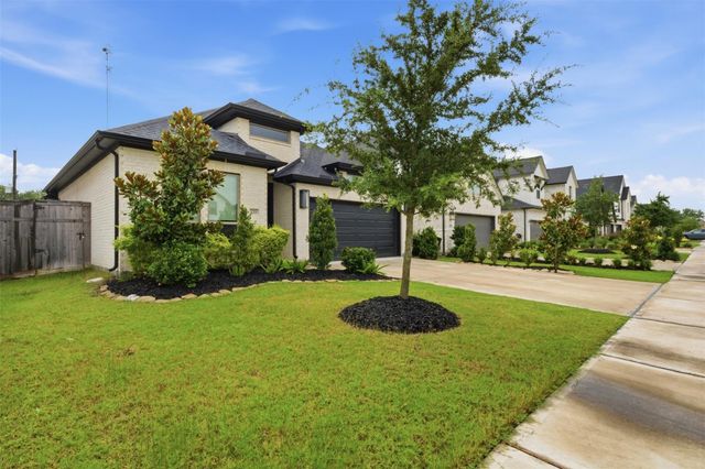 5215 Birch Shadow Drive, Fulshear, TX 77441