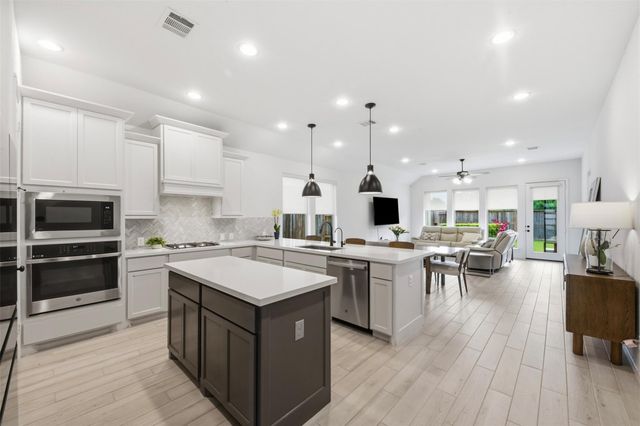 5215 Birch Shadow Drive, Fulshear, TX 77441