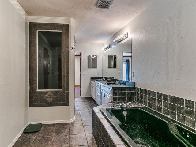 7610 NW 36th Street, Bethany, OK 73008