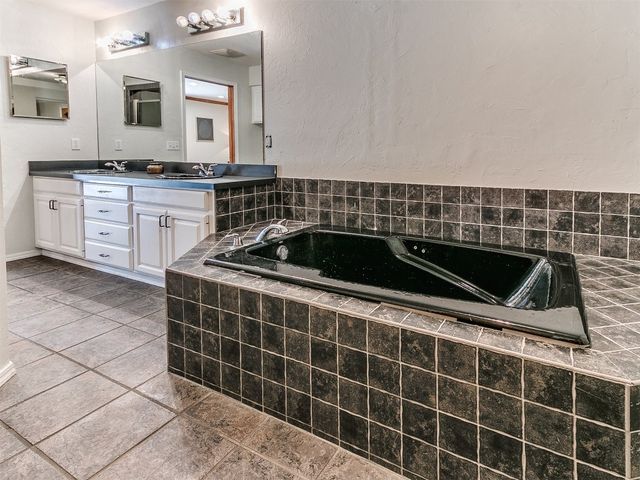 7610 NW 36th Street, Bethany, OK 73008