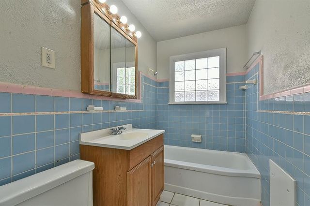 501 E Showalter Drive, Midwest City, OK 73110