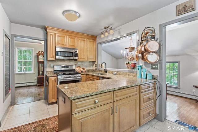 136 Heritage Drive, Glastonbury, CT 06033