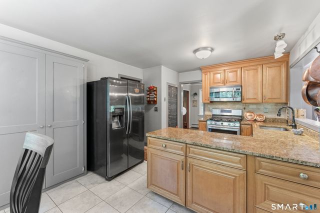 136 Heritage Drive, Glastonbury, CT 06033