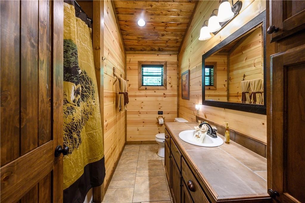 Image 15 of property listing at 871 Riverview Road, Smithville, OK 74957