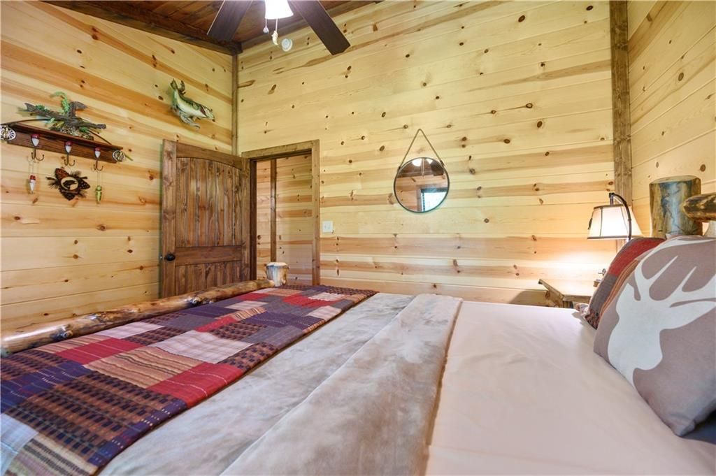 Image 18 of property listing at 871 Riverview Road, Smithville, OK 74957