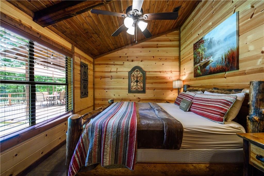 Image 21 of property listing at 871 Riverview Road, Smithville, OK 74957