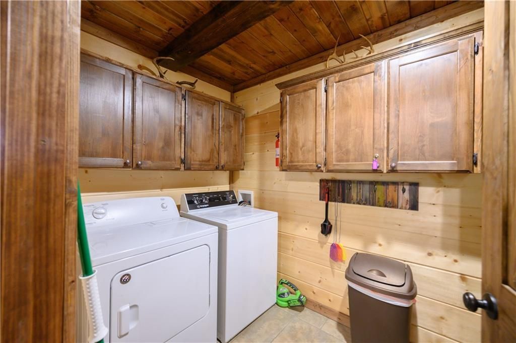 Image 22 of property listing at 871 Riverview Road, Smithville, OK 74957